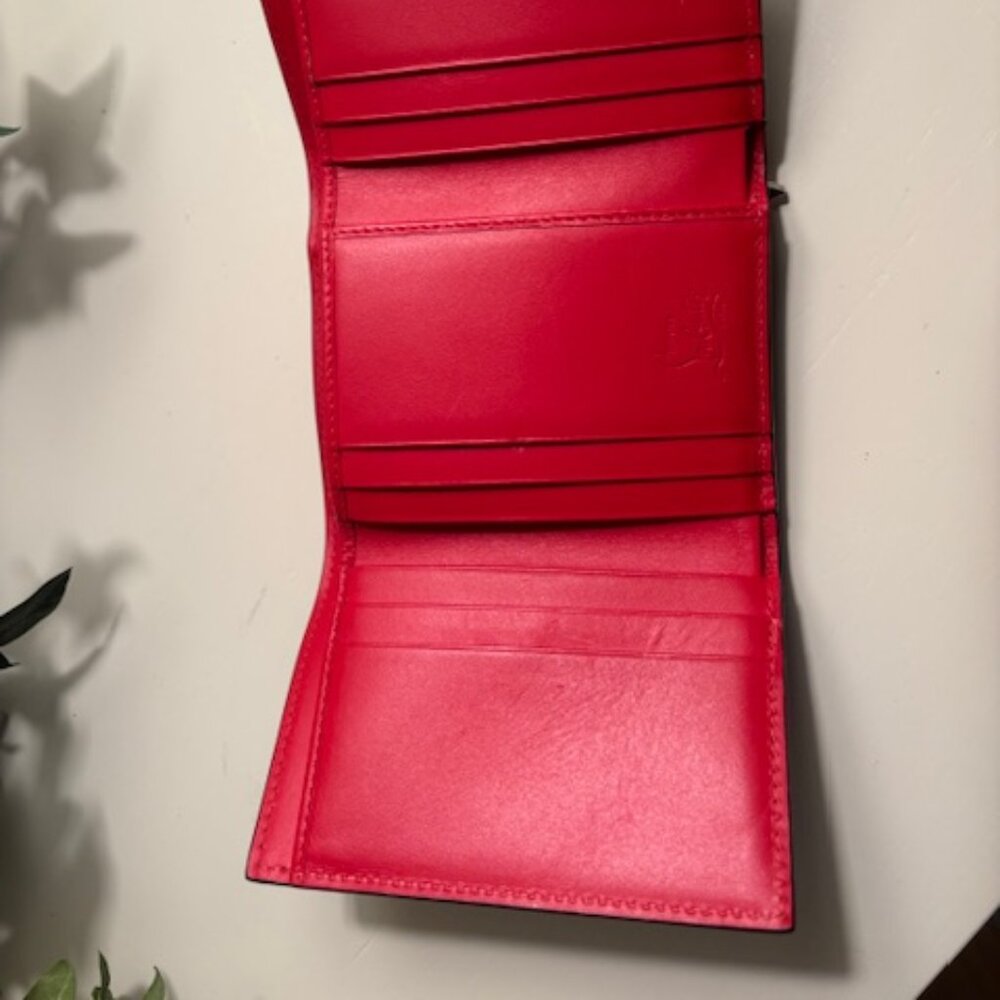 👠Christian Louboutin Loubitag Graffiti Patent Mini Trifold Wallet-RARE! - Picture 8 of 10